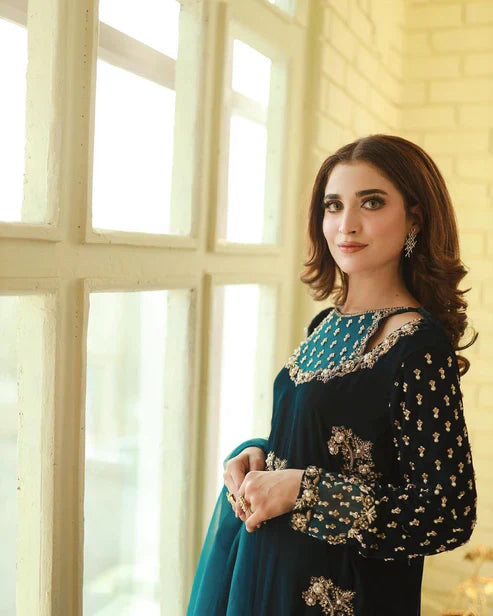 Afrozeh Velvet 9000 Festive 3 Piece Dress